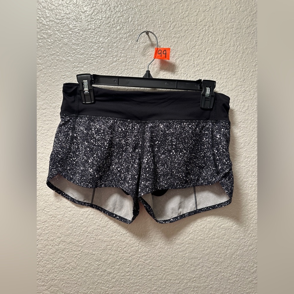 Lululemon low rise speed up shorts A99